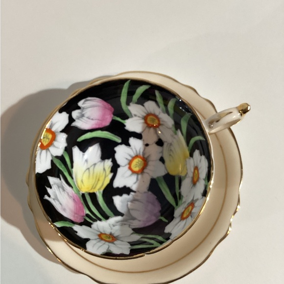 Paragon fine Bone China footedTeacup & Saucer, Double Warrant,appt HMQueen Mary - Picture 9 of 10